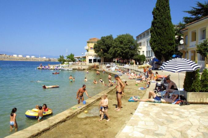 Hotel Adriatic Omišalj Eksteriør billede